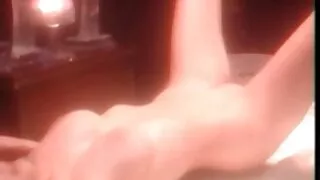 남편과 친구를 엿 섹시 아내의 구멍을 가진 이중 침투