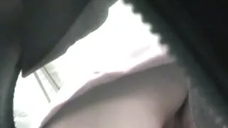아름다움을 삼킨 큰 남성 닭에 땀샘이 되는 암