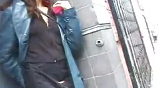 소녀 덕분에 러시아 사람에 대한 꽃다발 꽃의 낭만적 인 성