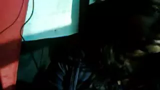 이 남자 엿 이 미 에 이 크 레드 소파 고 가 그 하기 오르가즘